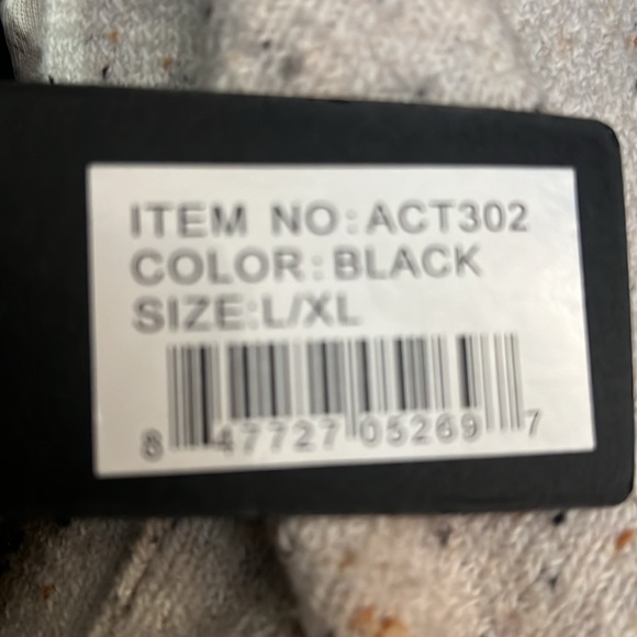 Yelete performance wear size L/Xlg - Picture 5 of 5